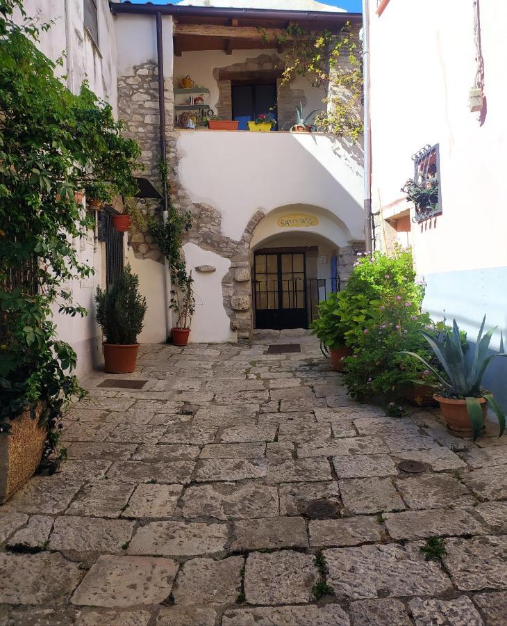 Capovalle B&B Venosa Bagian luar foto