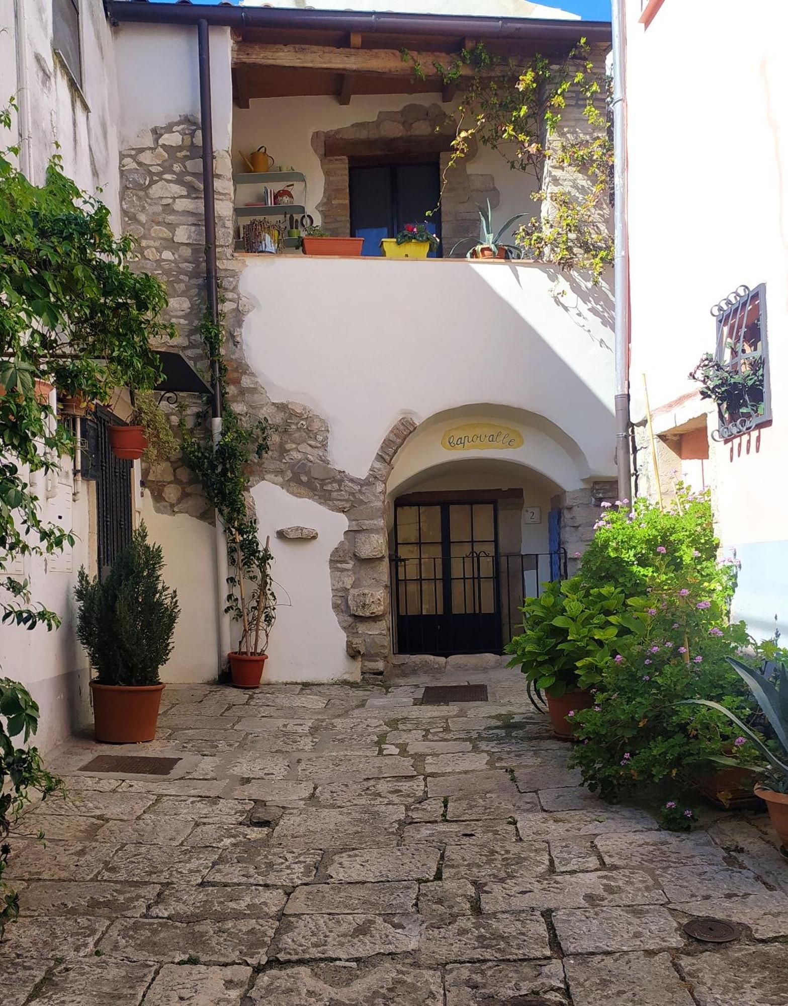 Capovalle B&B Venosa Bagian luar foto
